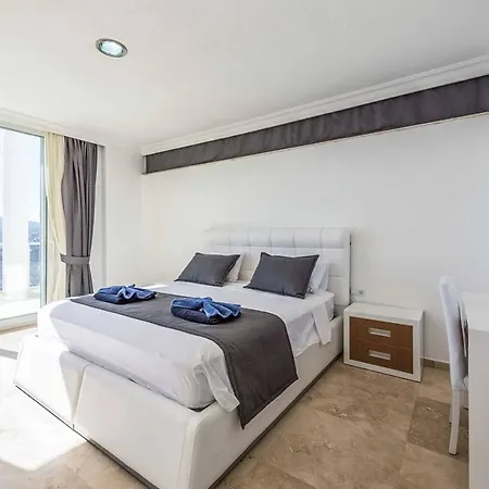 Neptun One * Kalkan